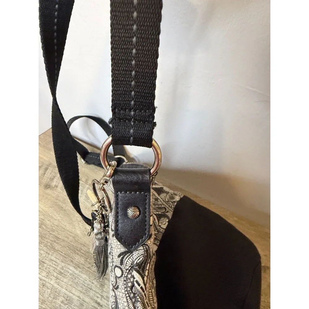 Sakroots Owl Shoulder Crossbody Bag Purse Bag Charm Tassels Black Off White Rare - Picture 11 of 16